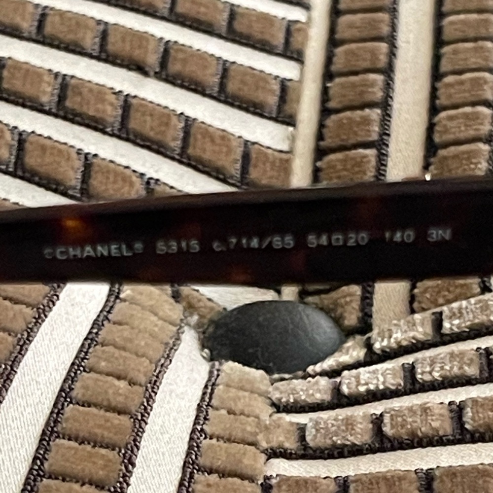 Chanel CC Logo Butterfly Sunglasses - Picture 7 of 9